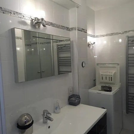 Apartment Bandol, T3, Les Pieds Dans L'eau, Presqu'ile Du Capelan
