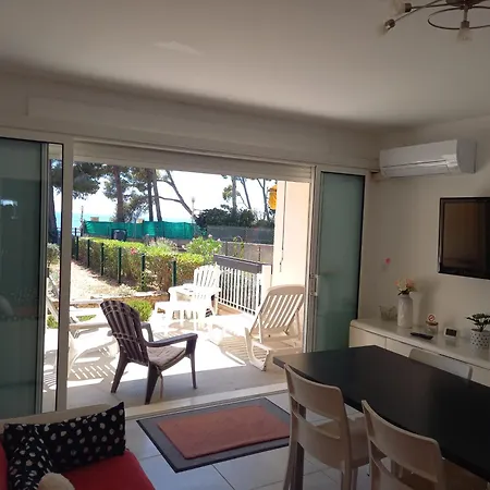 Apartment Bandol, T3, Les Pieds Dans L'eau, Presqu'ile Du Capelan