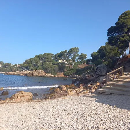 Apartment Bandol, T3, Les Pieds Dans L'eau, Presqu'ile Du Capelan Bandol